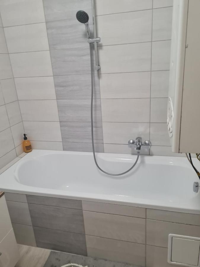 Апартаменты Urban Apartman Мишкольц Экстерьер фото